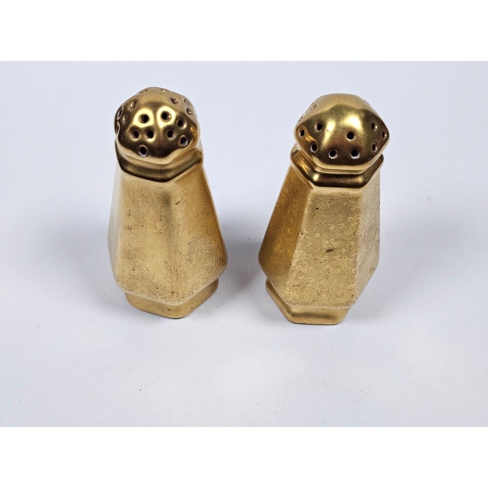 Gold Color Salt and Pepper Shaker Set Unbranded Lightweight Material